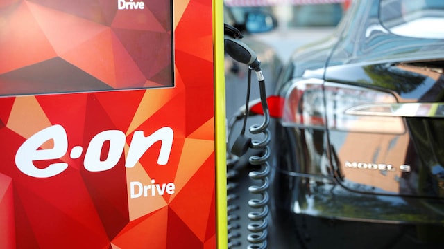 European firms working on harnessing power stored in batteries of EV vehicles European firms working on harnessing power stored in batteries of EV vehicles