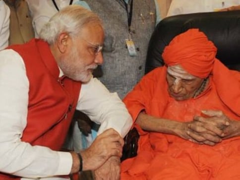 Narendra Modi condoles demise of Lingayat leader Shivakumara Swamiji, says seer lived for 'poor and vulnerable' Narendra Modi condoles demise of Lingayat leader Shivakumara Swamiji, says seer lived for 'poor and vulnerable'
