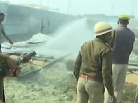 Fire breaks out at Kumbh Mela camp in Prayagraj; no casualties reported after suspected cylinder blast Fire breaks out at Kumbh Mela camp in Prayagraj; no casualties reported after suspected cylinder blast