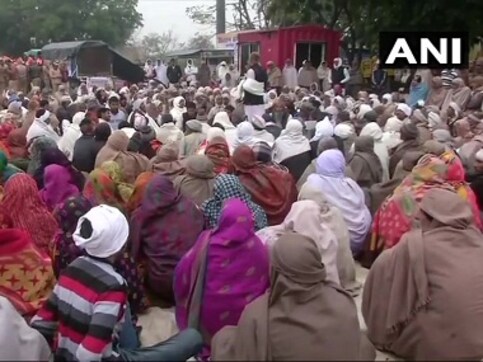 Scores of Uttar Pradesh farmers protest at Delhi's DND flyway, demand enhanced compensation for land acquired before 2013 Scores of Uttar Pradesh farmers protest at Delhi's DND flyway, demand enhanced compensation for land acquired before 2013