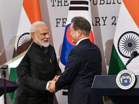 Narendra Modi in South Korea: After 2015's promise to 'Act East', PM and Moon Jae-in sign 6 MoUs to strengthen ties Narendra Modi in South Korea: After 2015's promise to 'Act East', PM and Moon Jae-in sign 6 MoUs to strengthen ties
