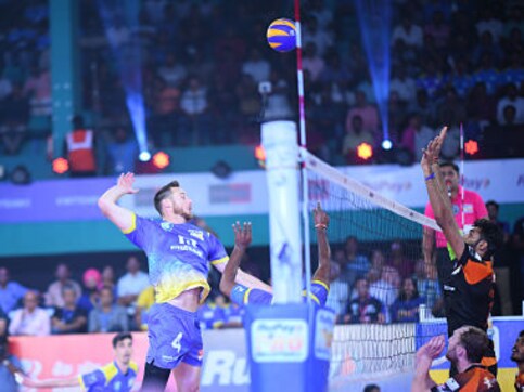 Pro Volleyball League: David Lee spurs Kochi Blue Spikers to victory over gritty Black Hawks Hyderabad Pro Volleyball League: David Lee spurs Kochi Blue Spikers to victory over gritty Black Hawks Hyderabad