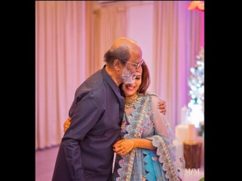 Watch: Rajnikanth dances to 'Oruvan Oruvan Mudhalali' at daughter Soundarya's wedding bash Watch: Rajnikanth dances to 'Oruvan Oruvan Mudhalali' at daughter Soundarya's wedding bash