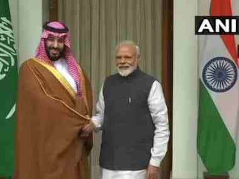 Congress lashes out at Narendra Modi for 'breaking protocol' to welcome Saudi crown prince Mohammed bin Salman Congress lashes out at Narendra Modi for 'breaking protocol' to welcome Saudi crown prince Mohammed bin Salman