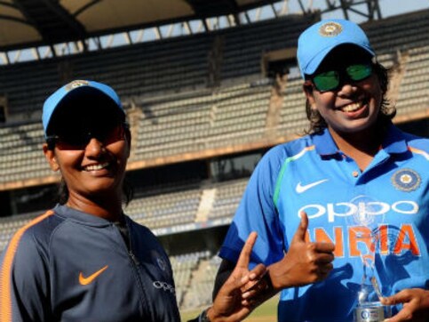 India women vs England women: Jhulan Goswami and Shikha Pandey's 'swing-ving' combo makes hosts more than just spinners India women vs England women: Jhulan Goswami and Shikha Pandey's 'swing-ving' combo makes hosts more than just spinners