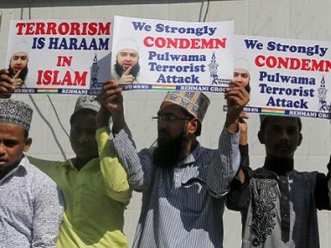 Pulwama aftermath: CRPF sets up ‘madadgaar’ helpline for Kashmiris facing threats in other states Pulwama aftermath: CRPF sets up ‘madadgaar’ helpline for Kashmiris facing threats in other states