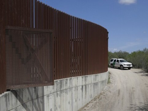 US to begin construction of concrete walls along border with Mexico in Texas; Congress approved $600-mn plan in 2018 US to begin construction of concrete walls along border with Mexico in Texas; Congress approved $600-mn plan in 2018