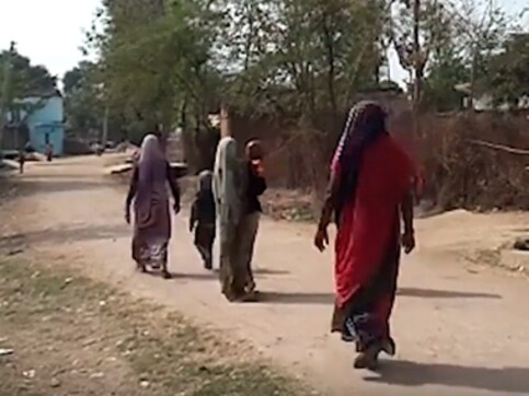 As the migration crisis in rural UP continues, MGNREGA gets less funds than Kumbh in state budget As the migration crisis in rural UP continues, MGNREGA gets less funds than Kumbh in state budget