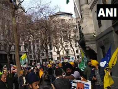 Pro-Khalistan outfits clash with Kashmiri group outside Indian High Commission in London; no injuries reported
