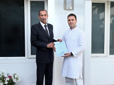 Architect of 2016 surgical strikes Lt Gen DS Hooda submits national security vision document to Rahul Gandhi Architect of 2016 surgical strikes Lt Gen DS Hooda submits national security vision document to Rahul Gandhi
