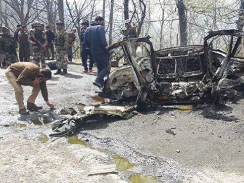 Car explosion near CRPF convoy on Jammu-Srinagar highway near Banihal; 1 bus damaged but no casualties reported Car explosion near CRPF convoy on Jammu-Srinagar highway near Banihal; 1 bus damaged but no casualties reported