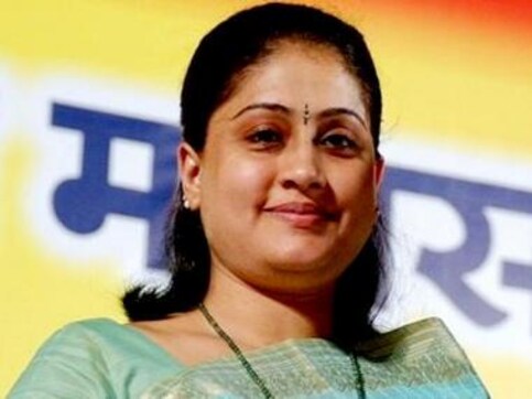 'Modi looks like a terrorist,' says Congress campaigner Vijaya Shanti at Telangana rally; Rahul Gandhi also present 'Modi looks like a terrorist,' says Congress campaigner Vijaya Shanti at Telangana rally; Rahul Gandhi also present