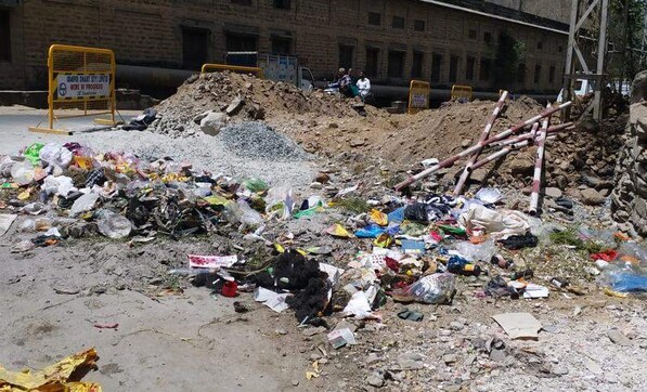 Udaipur residents rue Smart City tag; suffer dust, dirt, stray dogs and potholes in name of 'development' Udaipur residents rue Smart City tag; suffer dust, dirt, stray dogs and potholes in name of 'development'