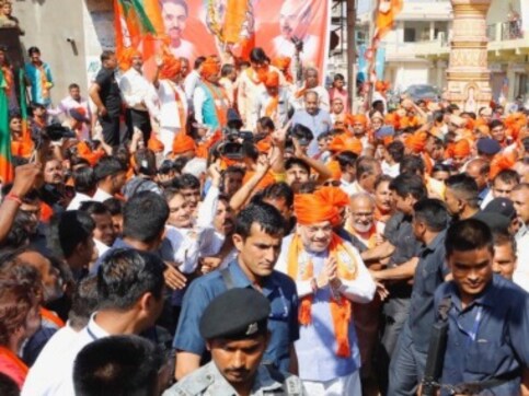 Amit Shah in Gujarat; Lok Sabha Election 2019 LIVE updates: Amid Article 370 row, BJP chief asks crowd to chant 'entire Kashmir is ours' Amit Shah in Gujarat; Lok Sabha Election 2019 LIVE updates: Amid Article 370 row, BJP chief asks crowd to chant 'entire Kashmir is ours'