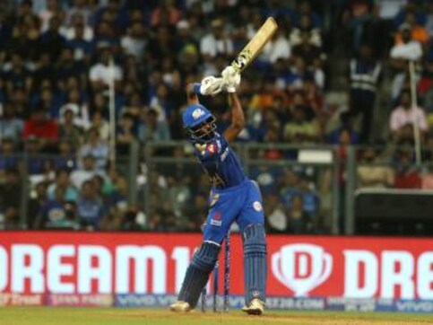 IPL 2019: Hardik Pandya's helicopter shot receives original master MS Dhoni's affirmation IPL 2019: Hardik Pandya's helicopter shot receives original master MS Dhoni's affirmation