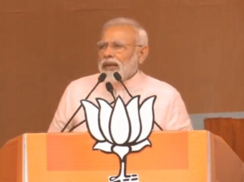 'Lok Sabha Election 2019 updates: Priyanka Gandhi questions PM's record on development, his targetting of Nehru-Indira 'Lok Sabha Election 2019 updates: Priyanka Gandhi questions PM's record on development, his targetting of Nehru-Indira