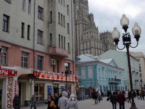 Moscow, the loafer's way: Soaking in Russian culture in the city's pubs, flea markets and metro stations Moscow, the loafer's way: Soaking in Russian culture in the city's pubs, flea markets and metro stations