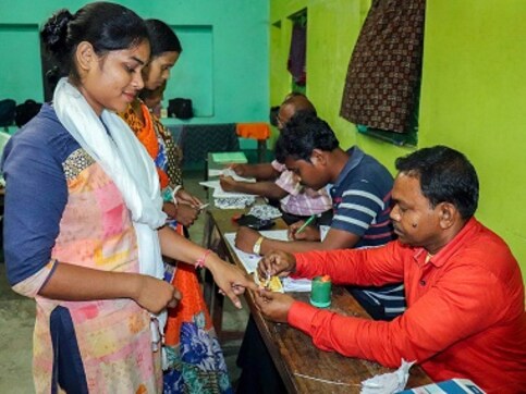 East states Lok Sabha Election voting Updates: 76.59% voting recorded in West Bengal, 64.05% in Odisha till 7 pm East states Lok Sabha Election voting Updates: 76.59% voting recorded in West Bengal, 64.05% in Odisha till 7 pm