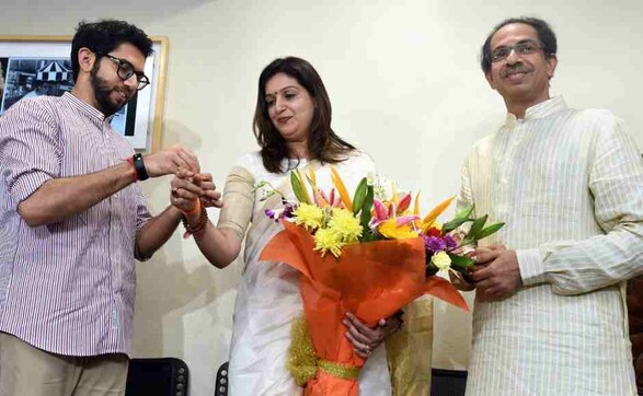 Lok Sabha poll campaign: Priyanka Chaturvedi joins Shiv Sena, Mulayam Singh addresses election rally with Mayawati Lok Sabha poll campaign: Priyanka Chaturvedi joins Shiv Sena, Mulayam Singh addresses election rally with Mayawati