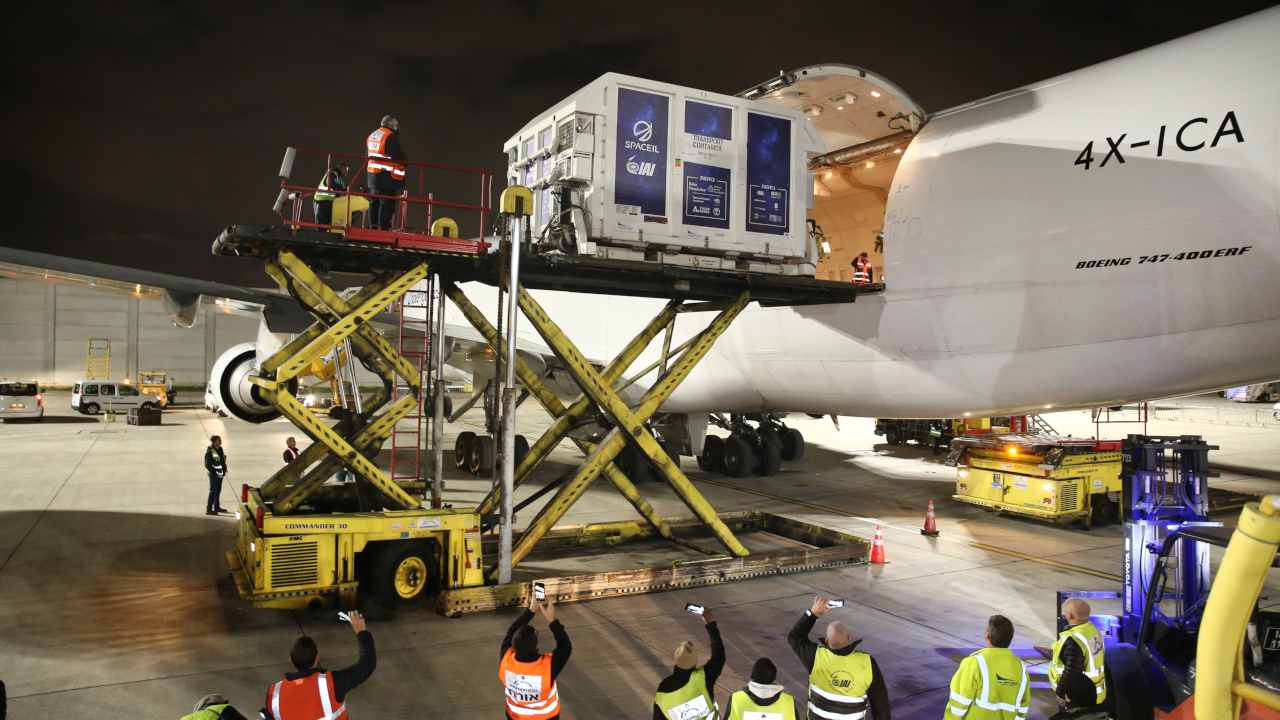 Beresheet being offloaded from a plane at the Orlando Airport before being driven to Cape Canaveral and into the SpaceX Falcon 9 before its launch on 23 February, 2019. Image credit: SpaceIL/Eliran Avital