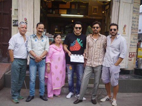 Irrfan Khan returns to work with Dinesh Vijan's Angrezi Medium after cancer treatment Irrfan Khan returns to work with Dinesh Vijan's Angrezi Medium after cancer treatment