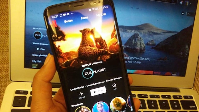 Netflix is working on a 'random episode' play button on the app: Report Netflix is working on a 'random episode' play button on the app: Report