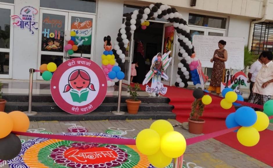 Radcliffe School was decorated with balloons and a photo booth, in a bid to attract voters. Riddhi Doshi/101Reporters Radcliffe School was decorated with balloons and a photo booth, in a bid to attract voters. Riddhi Doshi/101Reporters