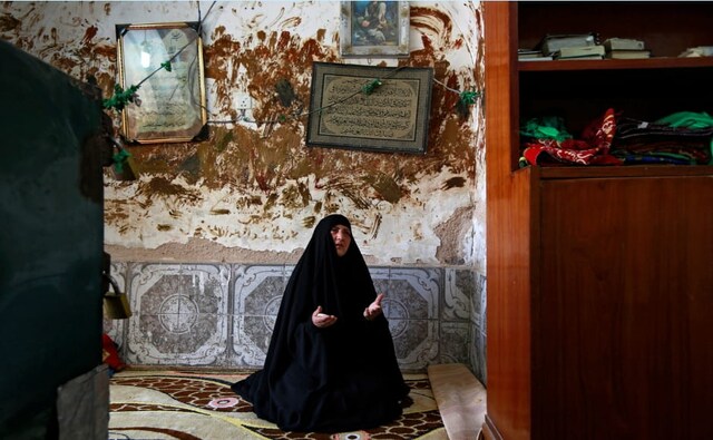 An Iraqi Shi'ite Muslim woman visits a holy place, ahead of Ramadan in Najaf, Iraq. Visiting the mosque is something many Muslims do during Ramadan to pray. Reuters/Alaa Al-Marjani. An Iraqi Shi'ite Muslim woman visits a holy place, ahead of Ramadan in Najaf, Iraq. Visiting the mosque is something many Muslims do during Ramadan to pray. Reuters/Alaa Al-Marjani.