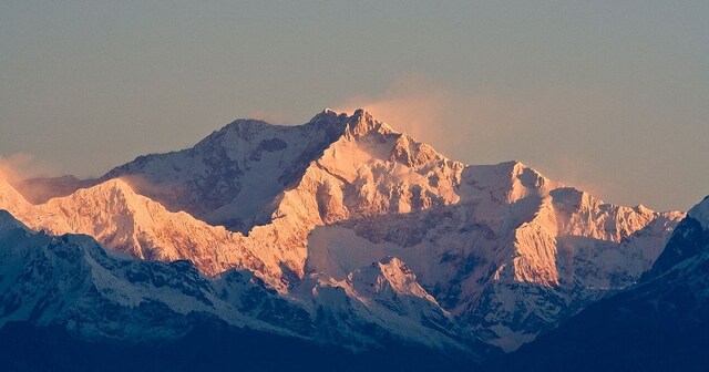 Indian climber dies trying to scale Nepal's Mount Kanchenjunga Indian climber dies trying to scale Nepal's Mount Kanchenjunga