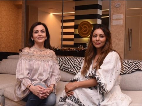Robert Downey Jr. shares 360 still from Avengers Endgame set; Gauri Khan visits Ambani residence: Social Media Stalkers' Guide Robert Downey Jr. shares 360 still from Avengers Endgame set; Gauri Khan visits Ambani residence: Social Media Stalkers' Guide