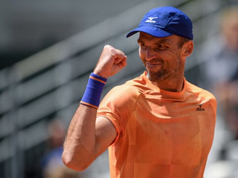 French Open 2019: 40-year-old Ivo Karlovic beats 37-year-old Feliciano Lopez in oldest ever men's match-up at Roland Garros French Open 2019: 40-year-old Ivo Karlovic beats 37-year-old Feliciano Lopez in oldest ever men's match-up at Roland Garros