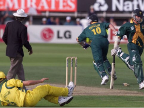 ICC Cricket World Cup 2019: From Lance Klusener's misery to Sunil Gavaskar's nap at Lord’s, top 10 bizarre acts from global showpiece ICC Cricket World Cup 2019: From Lance Klusener's misery to Sunil Gavaskar's nap at Lord’s, top 10 bizarre acts from global showpiece