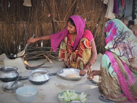 High cost of refills keep LPG out of reach for BPL families in Rampur, contradict govt claims on success of UJjwala scheme High cost of refills keep LPG out of reach for BPL families in Rampur, contradict govt claims on success of UJjwala scheme