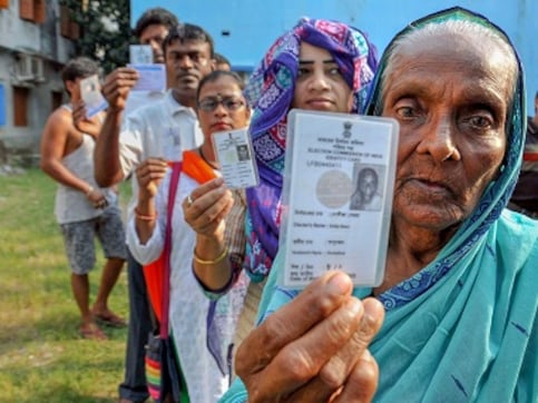Maharashtra Exit Poll Full Results 2019: ABP survey predicts clear majority with 34 seats for BJP-Shiv Sena combine Maharashtra Exit Poll Full Results 2019: ABP survey predicts clear majority with 34 seats for BJP-Shiv Sena combine