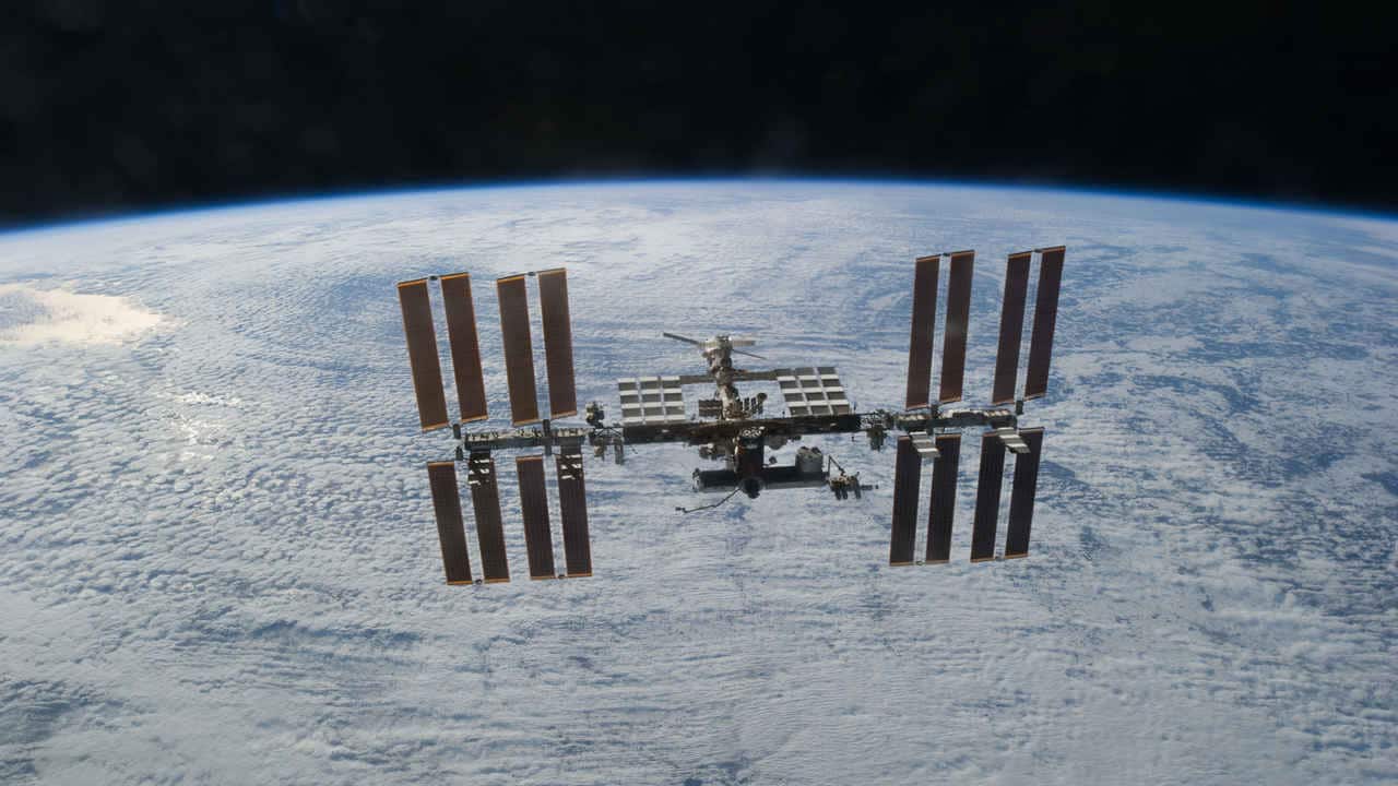 Den internasjonale romstasjonen er det eneste laboratoriet i bane som fortsatt er i bruk.  Imidlertid vil den snart bli avviklet i 2024.