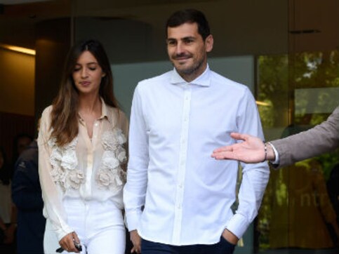 FC Porto goalkeeper Iker Casillas' wife Sara Carbonero reveals undergoing surgery for ovarian cancer FC Porto goalkeeper Iker Casillas' wife Sara Carbonero reveals undergoing surgery for ovarian cancer