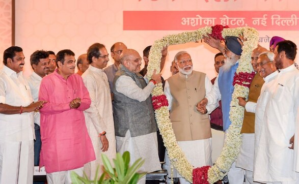 Ahead of 23 May verdict, NDA gets together for dinner; Opposition raises EVM fears with EC Ahead of 23 May verdict, NDA gets together for dinner; Opposition raises EVM fears with EC