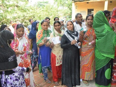 West Bengal Lok Sabha election 2019 voting LIVE updates: BJP accuses EC of not doing enough to ensure free and fair election in state West Bengal Lok Sabha election 2019 voting LIVE updates: BJP accuses EC of not doing enough to ensure free and fair election in state
