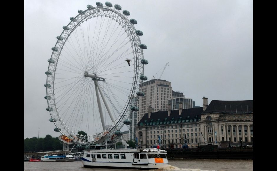 A cruise ride from the London Tower to London Eye is a beautiful journey towards the catchy gigantic figure. Rolling 360 degrees at slow speed on this 443-feet tall structure and watching the entire city from the top is mesmerising. Image clicked via OPPO Reno 10X Hybrid zoom A cruise ride from the London Tower to London Eye is a beautiful journey towards the catchy gigantic figure. Rolling 360 degrees at slow speed on this 443-feet tall structure and watching the entire city from the top is mesmerising. Image clicked via OPPO Reno 10X Hybrid zoom