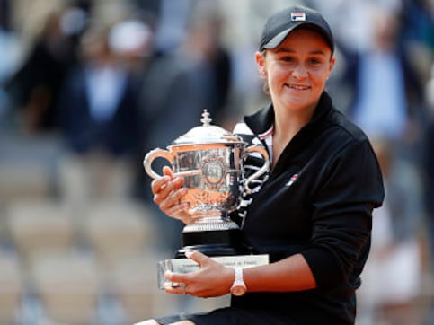 French Open 2019: From dominating juniors to winning Slams, Twitter hails Ash Barty's first Major title at Roland Garros French Open 2019: From dominating juniors to winning Slams, Twitter hails Ash Barty's first Major title at Roland Garros