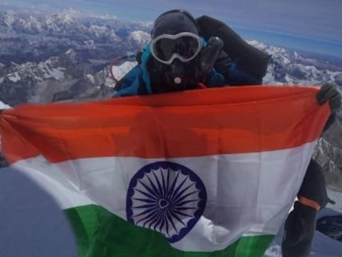 Atop Mt Everest or not? Climbers challenge Haryana trio's claim of scaling world's highest peak Atop Mt Everest or not? Climbers challenge Haryana trio's claim of scaling world's highest peak