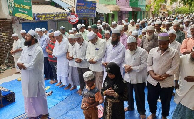 Meanwhile, heatwave conditions were observed in Telangana and Tamil Nadu, Puducherry and Karaikal. Special namaz was offered for rain in Madurai, Tamil Nadu. The devotees also observed a fast. ANI Meanwhile, heatwave conditions were observed in Telangana and Tamil Nadu, Puducherry and Karaikal. Special namaz was offered for rain in Madurai, Tamil Nadu. The devotees also observed a fast. ANI