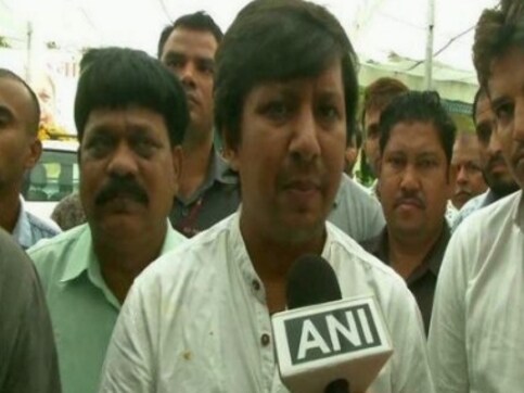 Man indulges in celebratory firing after release of BJP MLA Akash Vijayvargiya on bail; police register FIR Man indulges in celebratory firing after release of BJP MLA Akash Vijayvargiya on bail; police register FIR