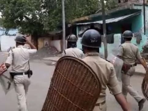 West Bengal violence: Section 144 imposed in Bhatpara after clash leaves two dead, 11 injured; 11 IPS officers transferred West Bengal violence: Section 144 imposed in Bhatpara after clash leaves two dead, 11 injured; 11 IPS officers transferred