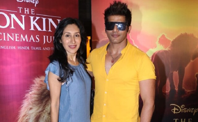 Karanvir Bohra and Teejay Sidhu arrived in casuals for the screening of The Lion King Karanvir Bohra and Teejay Sidhu arrived in casuals for the screening of The Lion King