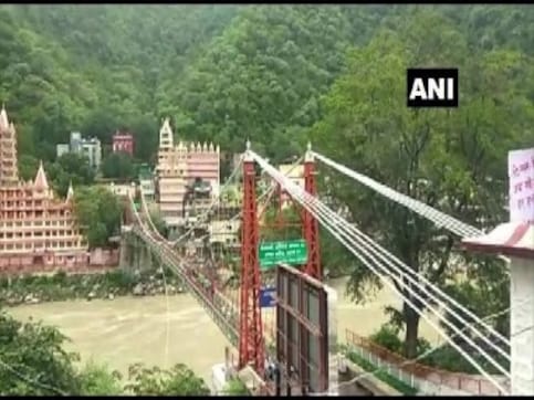 Rishikesh’s Lakshman Jhula shut for vehicles, administration orders closure of old bridge; alternate walkway to be constructed soon Rishikesh’s Lakshman Jhula shut for vehicles, administration orders closure of old bridge; alternate walkway to be constructed soon
