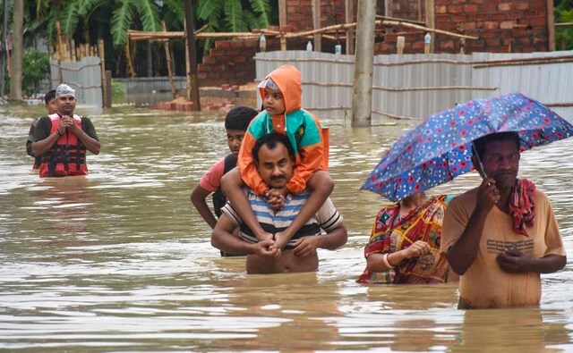 The flood situation in Assam worsened on Sunday with the death toll rising to 11 and affecting nearly 26.5 lakh people.<br />Barpeta is the worst-hit district with 7.35 lakh people facing the flood fury, followed by Morigaon where 3.50 lakh people are hit. In Dhubri district, 3.38 lakh people are affected, the Assam State Disaster Management Authority said. PTI The flood situation in Assam worsened on Sunday with the death toll rising to 11 and affecting nearly 26.5 lakh people.<br />Barpeta is the worst-hit district with 7.35 lakh people facing the flood fury, followed by Morigaon where 3.50 lakh people are hit. In Dhubri district, 3.38 lakh people are affected, the Assam State Disaster Management Authority said. PTI