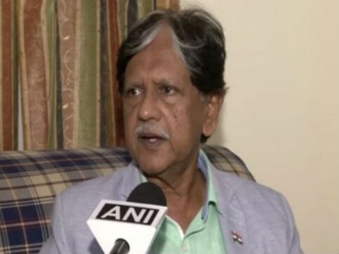 Lal Bahadur Shastri’s son Anil says Congress might get disintegrated in absence of ‘Gandhi’; urges Priyanka to take charge as president Lal Bahadur Shastri’s son Anil says Congress might get disintegrated in absence of ‘Gandhi’; urges Priyanka to take charge as president