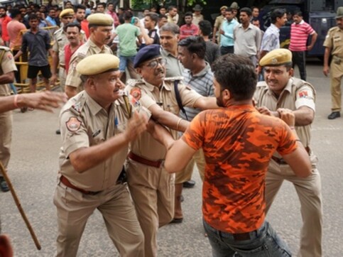 Mobile internet suspended in parts of Jaipur following violent protests over rape of 7-year-old Mobile internet suspended in parts of Jaipur following violent protests over rape of 7-year-old