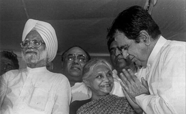 Sheila Dikshit with former prime minister Manmohan Singh and thespian Dilip Kumar during Singh's campaign. She unsuccessfully fought the recent Lok Sabha elections from the North-East Delhi constituency. She represented New Delhi constituency in Delhi Vidhan Sabha. PTI Sheila Dikshit with former prime minister Manmohan Singh and thespian Dilip Kumar during Singh's campaign. She unsuccessfully fought the recent Lok Sabha elections from the North-East Delhi constituency. She represented New Delhi constituency in Delhi Vidhan Sabha. PTI